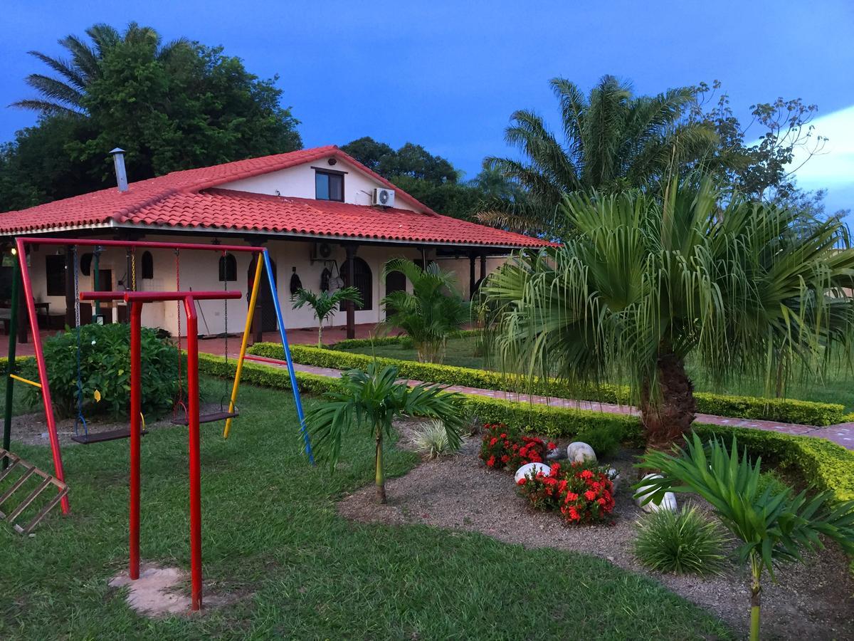 Los Jazmines Hotel Resort Warnes 외부 사진
