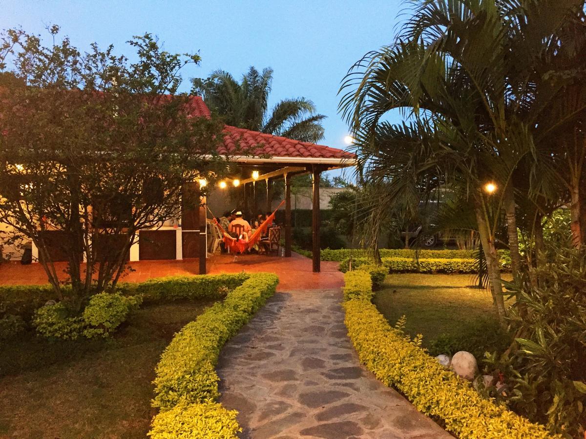 Los Jazmines Hotel Resort Warnes 외부 사진