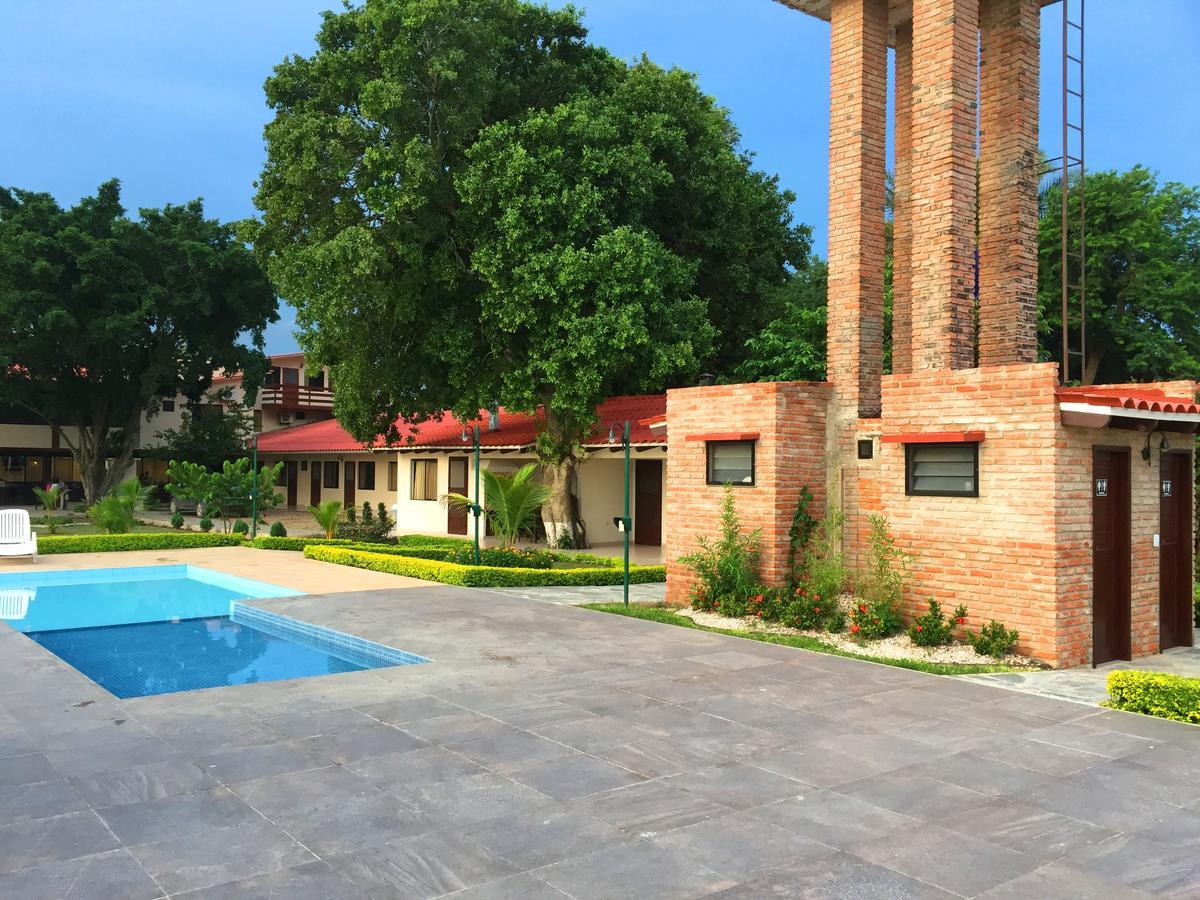 Los Jazmines Hotel Resort Warnes 외부 사진