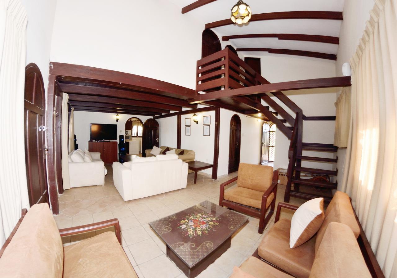 Los Jazmines Hotel Resort Warnes 외부 사진