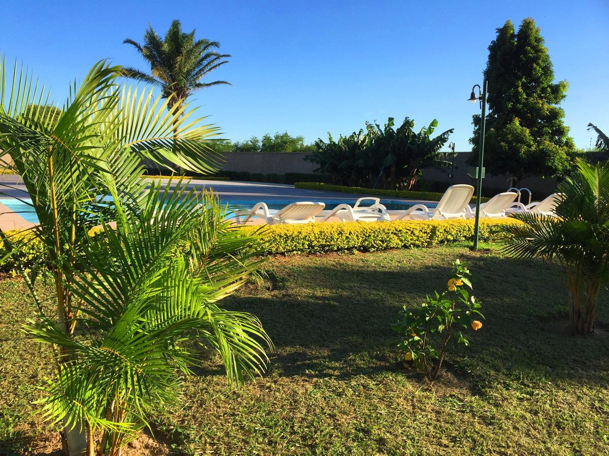 Los Jazmines Hotel Resort Warnes 외부 사진