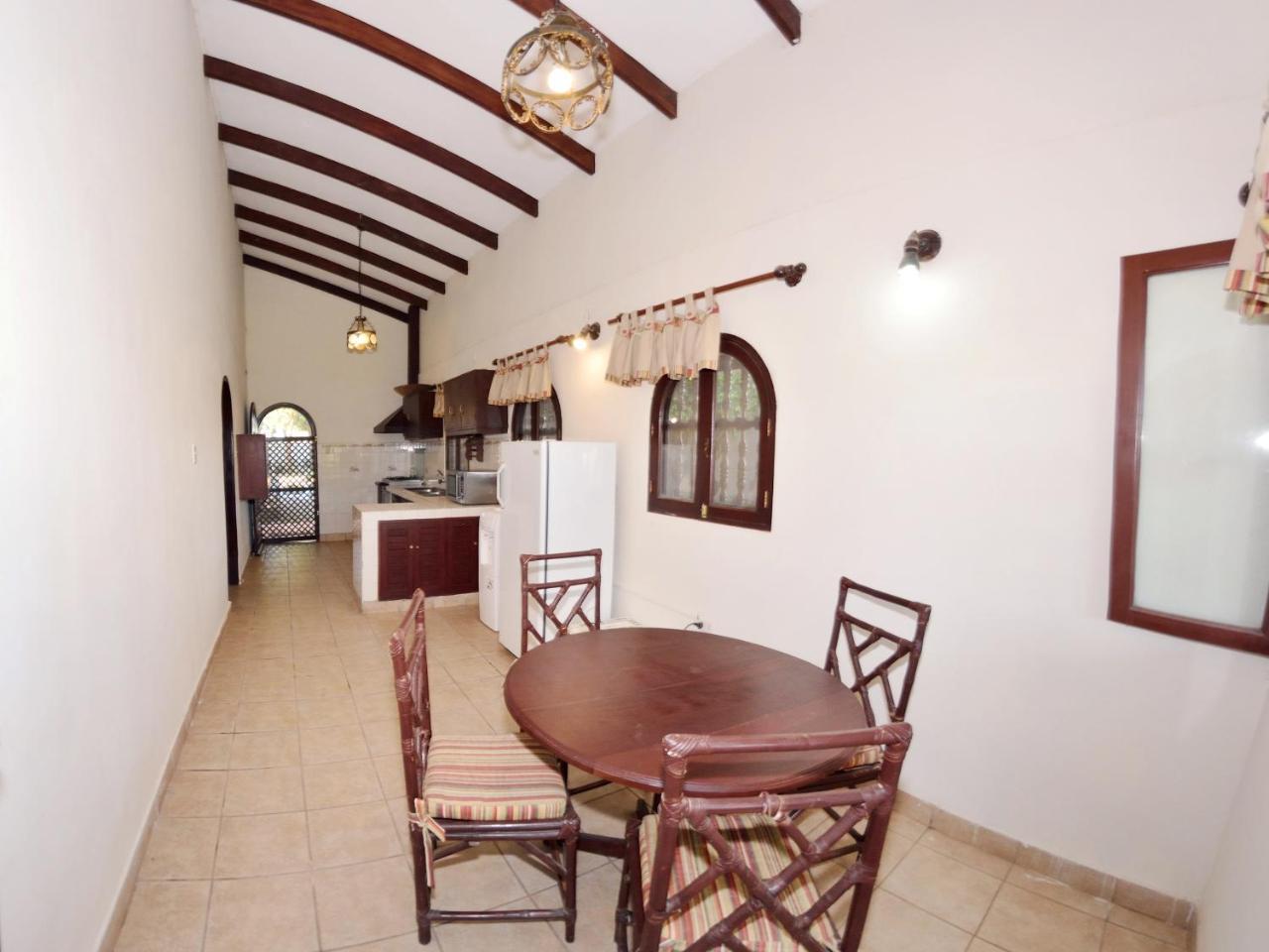 Los Jazmines Hotel Resort Warnes 외부 사진